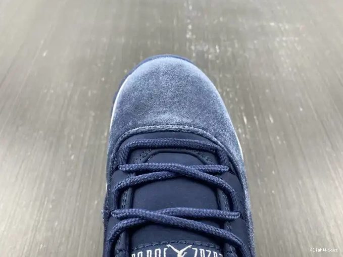 AR0715-441 Midnight WMNS Jordan 11 Navy Air Velvet 0525